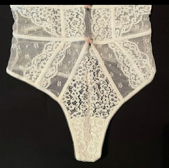 For love and Lemons lingerie - Picture 2 of 3